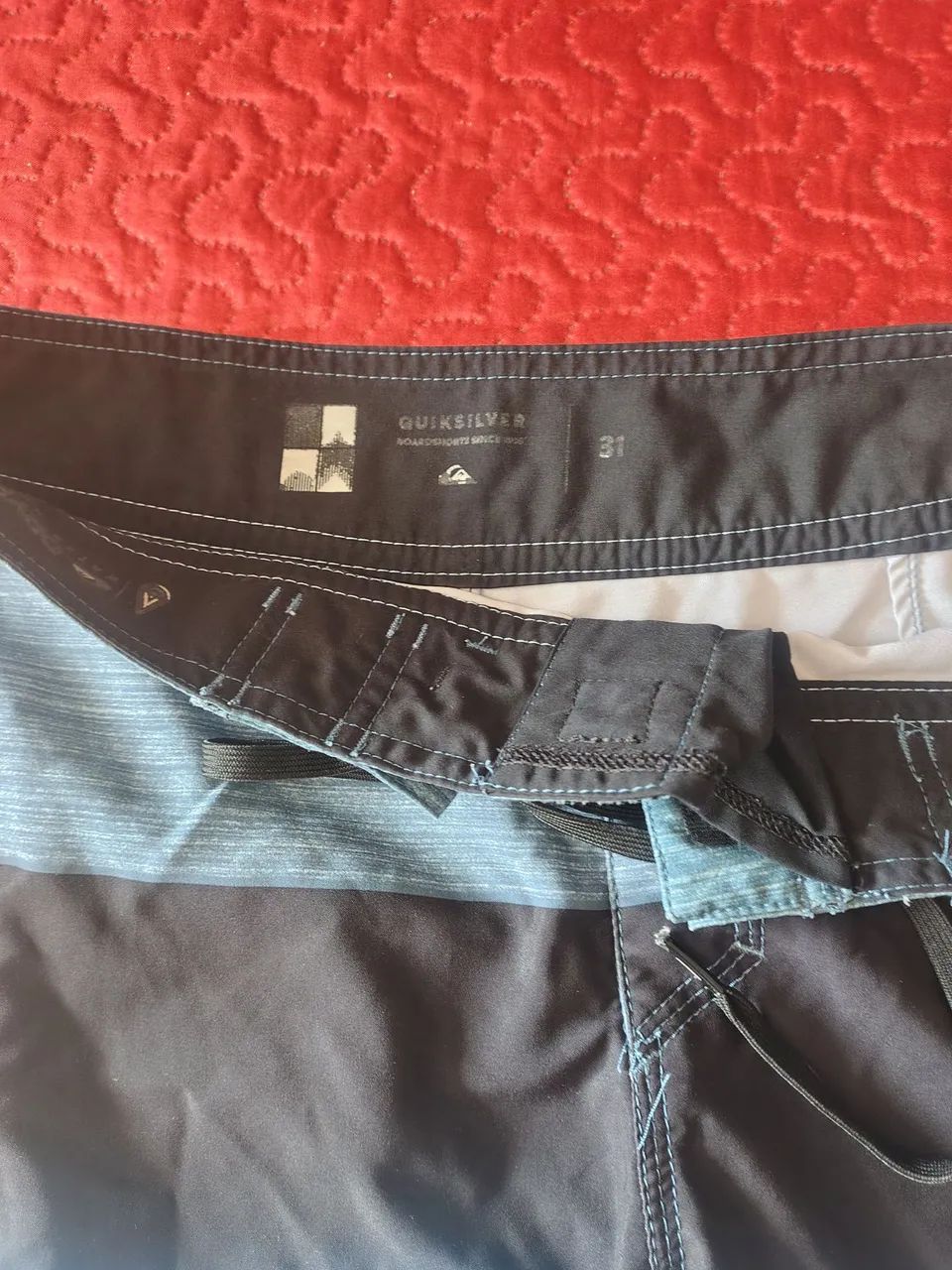Bermuda masculina, marca QUICK SILVER, ORIGINAL NOVA, TAMANHO médio, bolso lateral. - Foto 3
