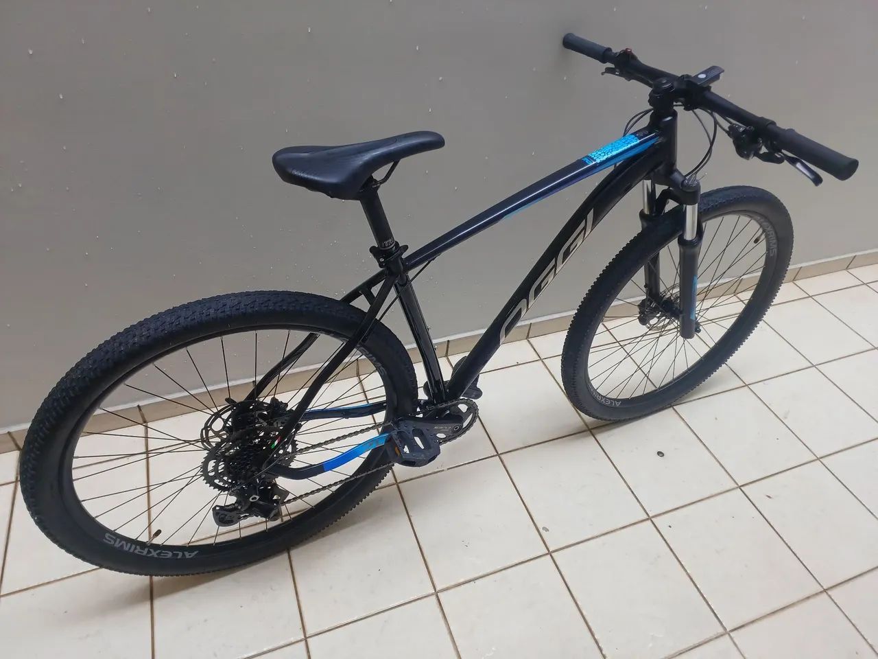Vendo bike aro 29 e aro 20 - Foto 3