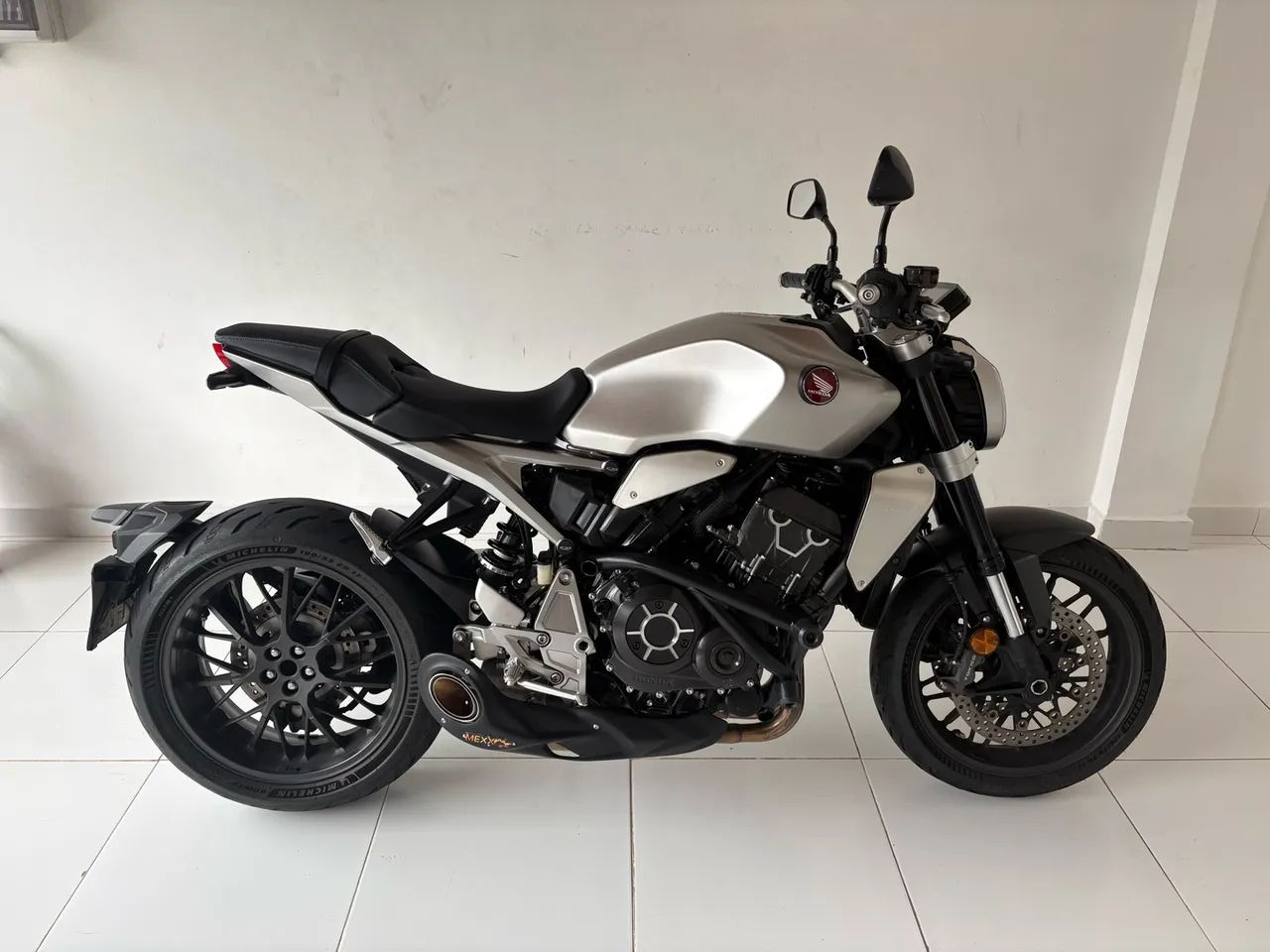 CB 1000R - Foto 5