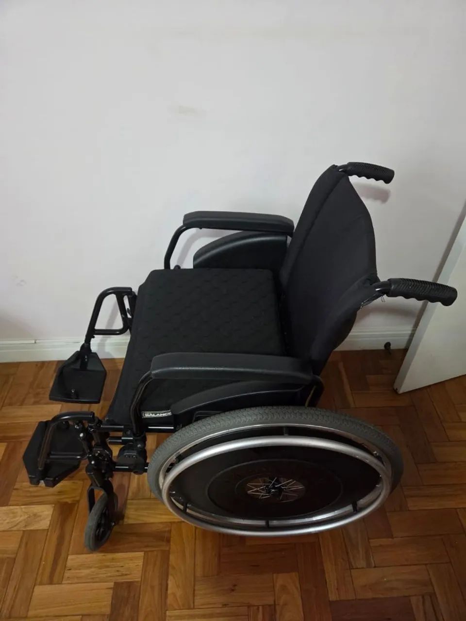 Cadeira de rodas seminova - Foto 3