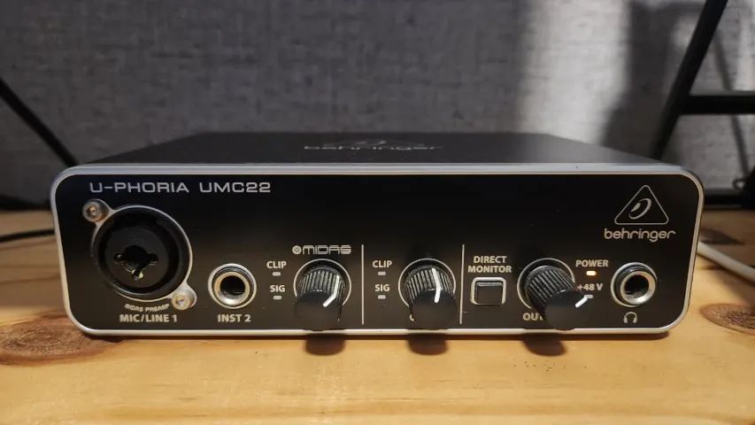 Behringer U-PHORIA UMC22 