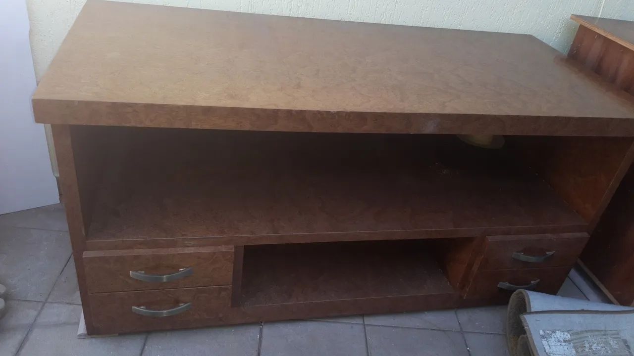 Vendo rack com parteleiras e gavetas