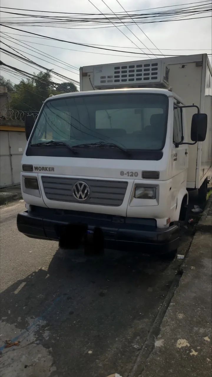 VW 8120 work ano 2010 com baú frigorífico e tampa hidráulica  - Foto 11