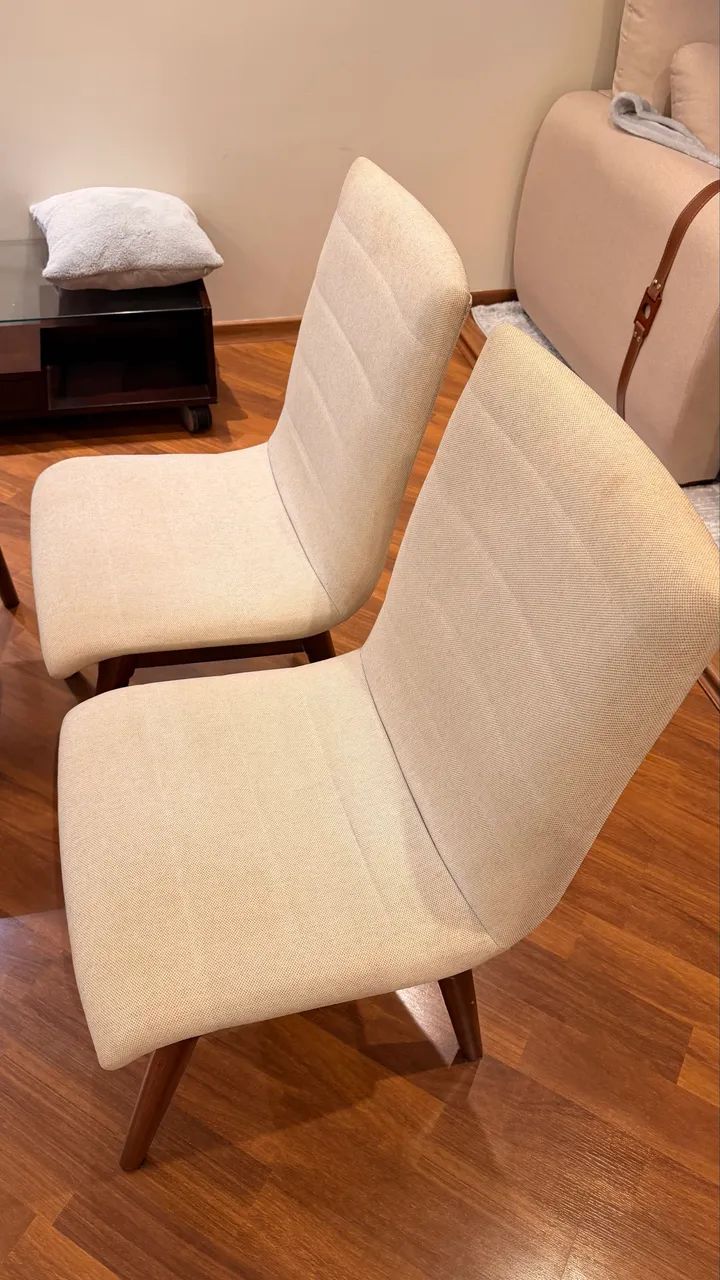 Conjunto com 4 cadeiras estofadas bege - R$ 550,00 - Foto 2