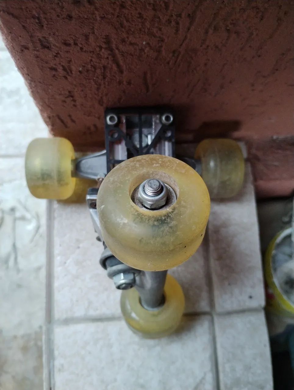Eixos (trucks) de skate vintage.