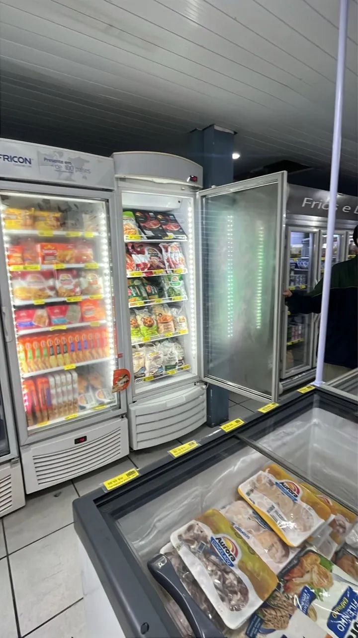 Freezer e Expositor Vertical Metalfrio 581Litros - Foto 4