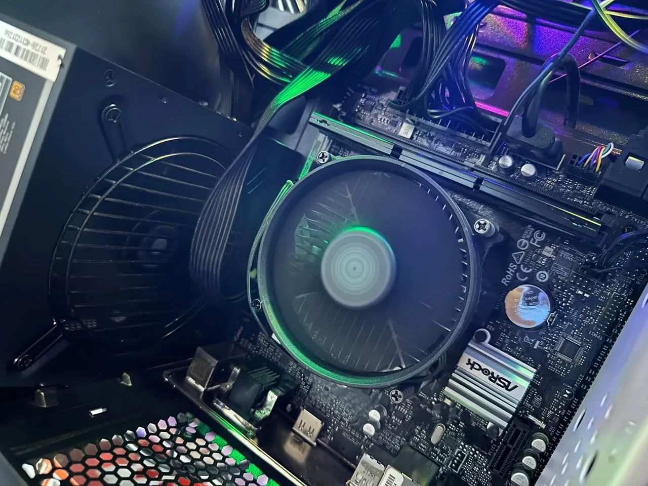 PC COMPLETO i5-8500 + 8GB DDR4 - Foto 2
