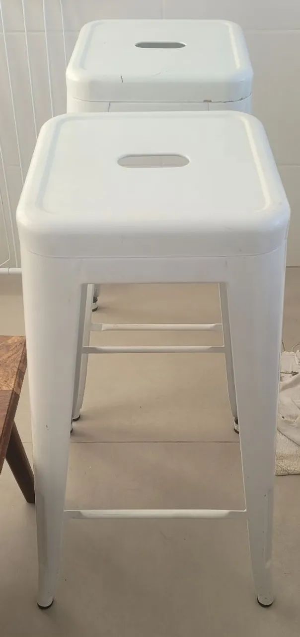 Kit 2 bancos altos em aço branco 77 cm de altura X 32 cm de largura - Foto 3