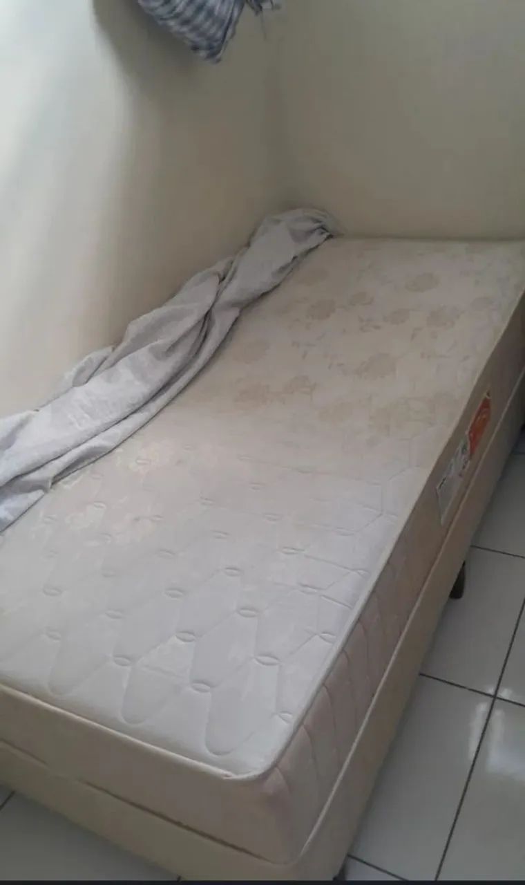 Cama de solteiro Box Venda Por Motivo De Mudança 150 reais 