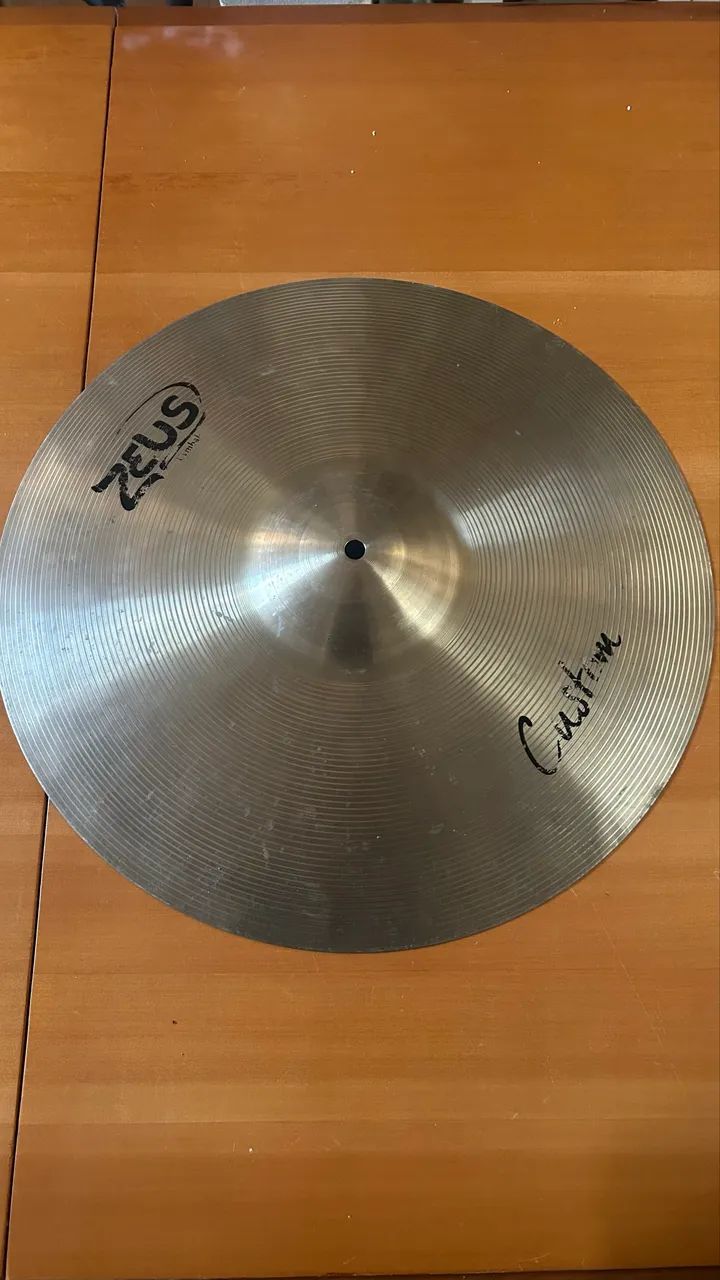Crash 18? - Zeus - Instrumentos musicais - Santana, Porto Alegre