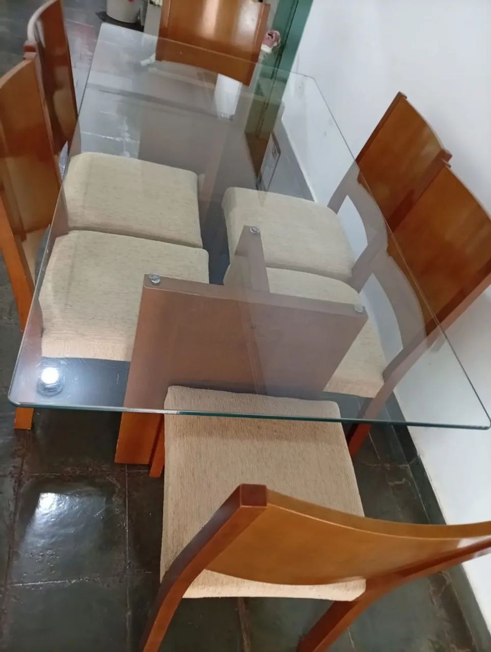 Mesa de Vidro 1,80m com 6 Cadeiras - Completa e Espaçosa - Foto 2