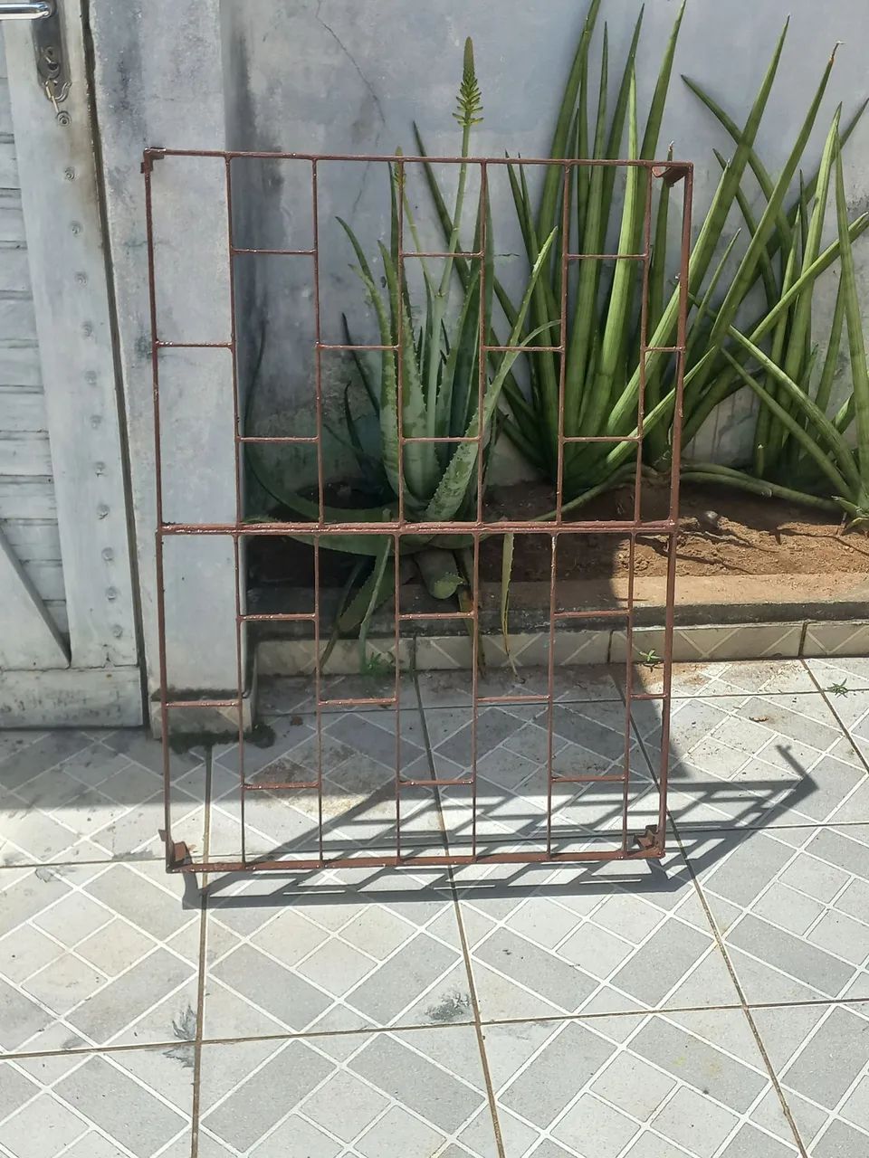68 cm x93 cm 