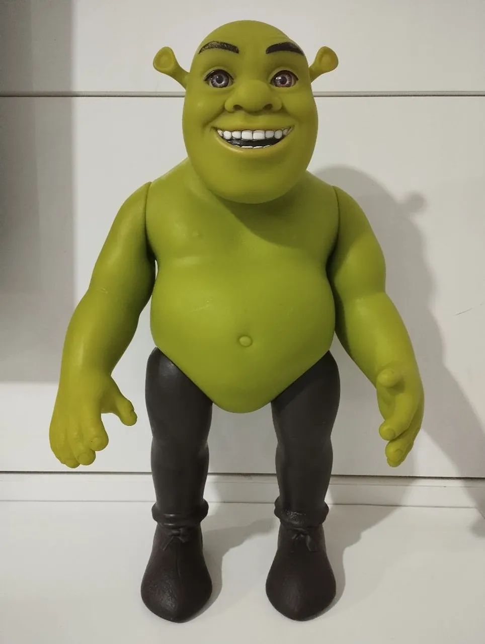 Boneco Sherek da Bandeirantes.
