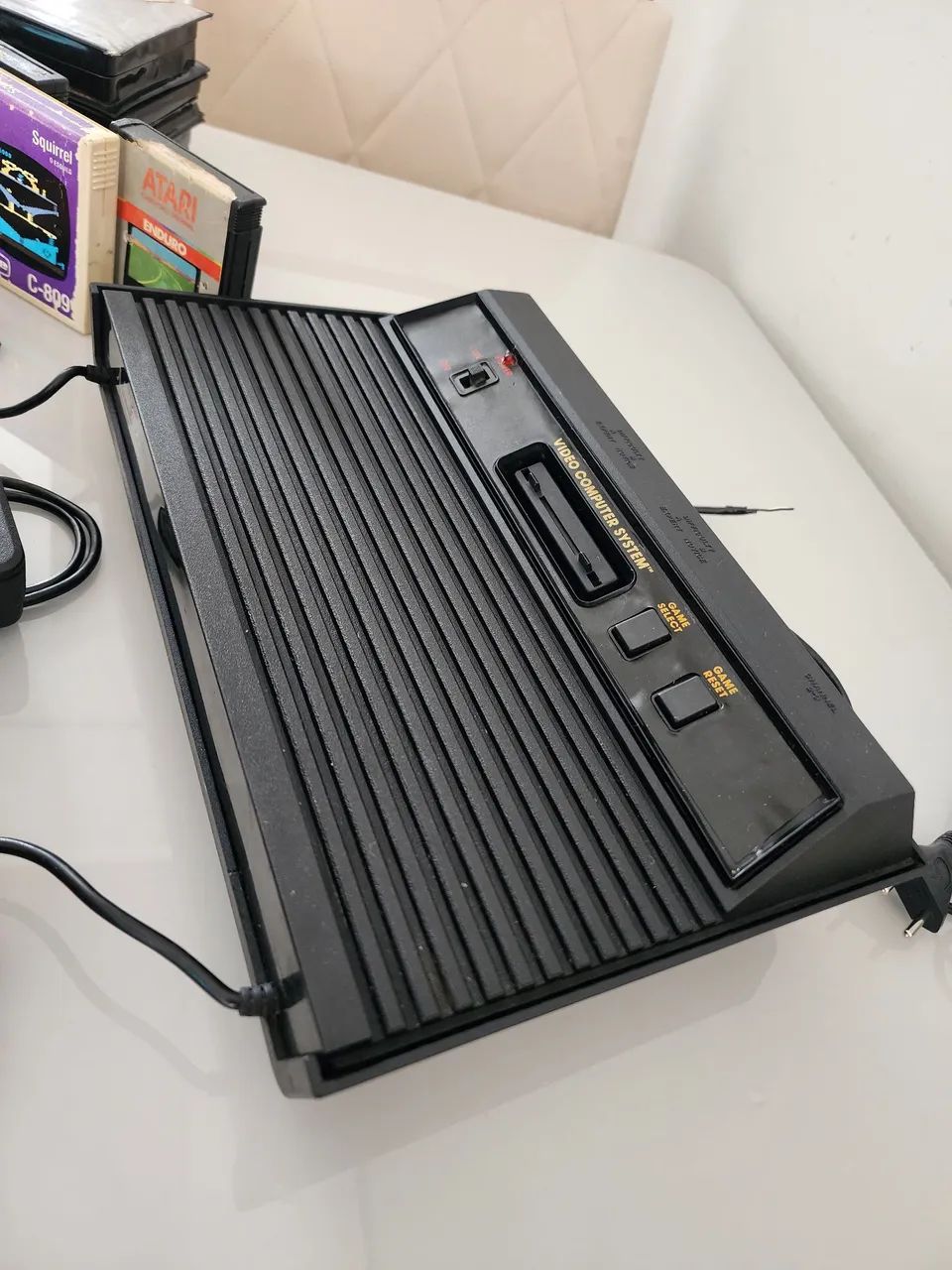 Vendo ou troco Atari 2600 + 4 jogos + 2 controles - Foto 5