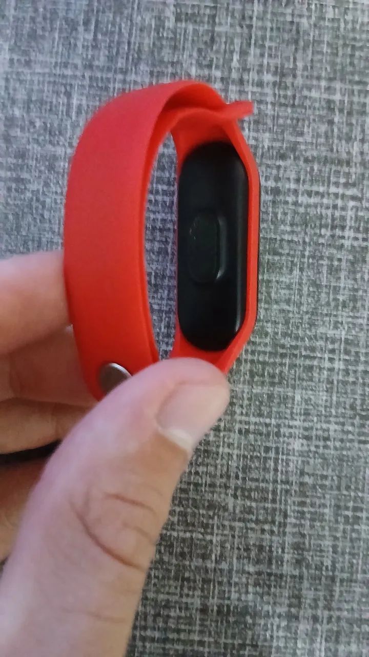 smart watch com pulseira vermelha sem marca conhecida  - Foto 2