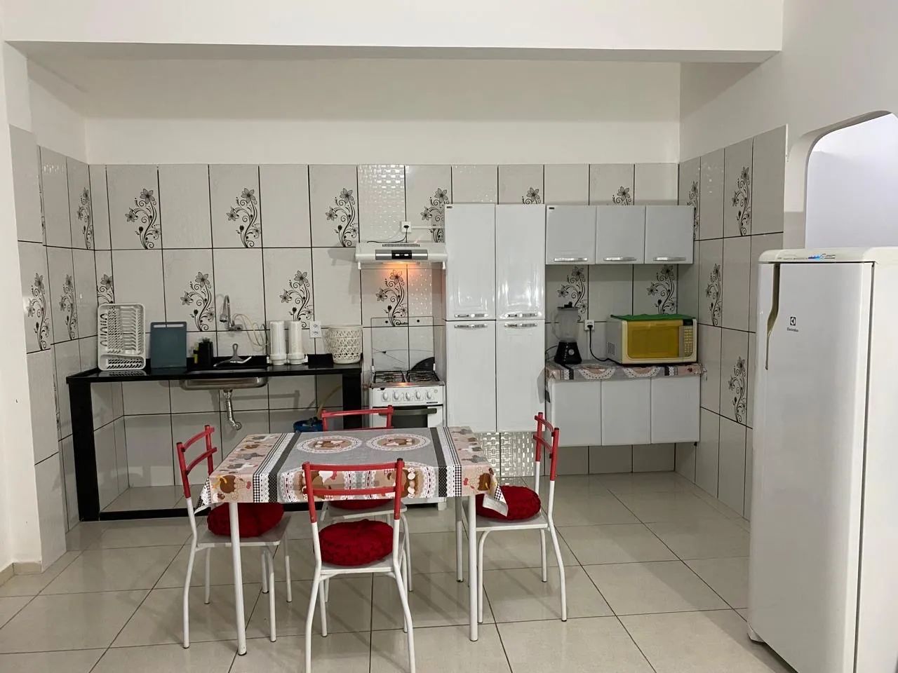 Vende mesa com 4 lugares - Foto 3