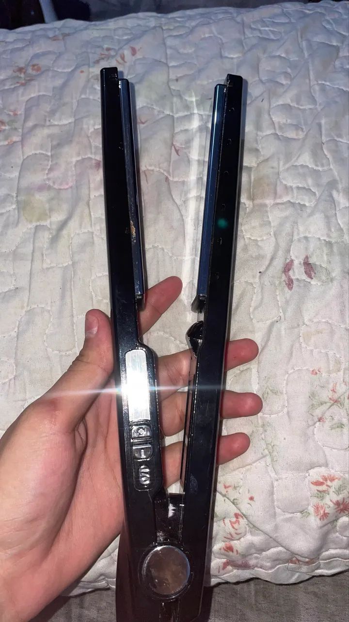 Prancha e escova secadora 