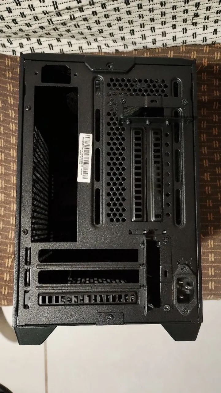 Gabinete NR200P - Foto 2