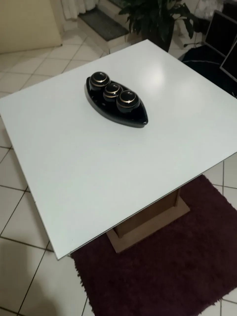 Mesa sem as cadeiras 