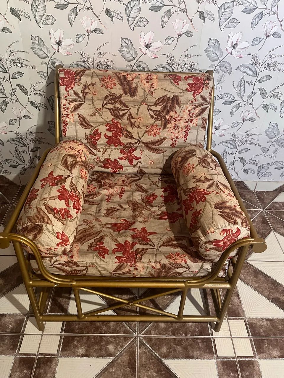 Conjunto de Duas Poltronas + Mesa de centro de vidro - Foto 2