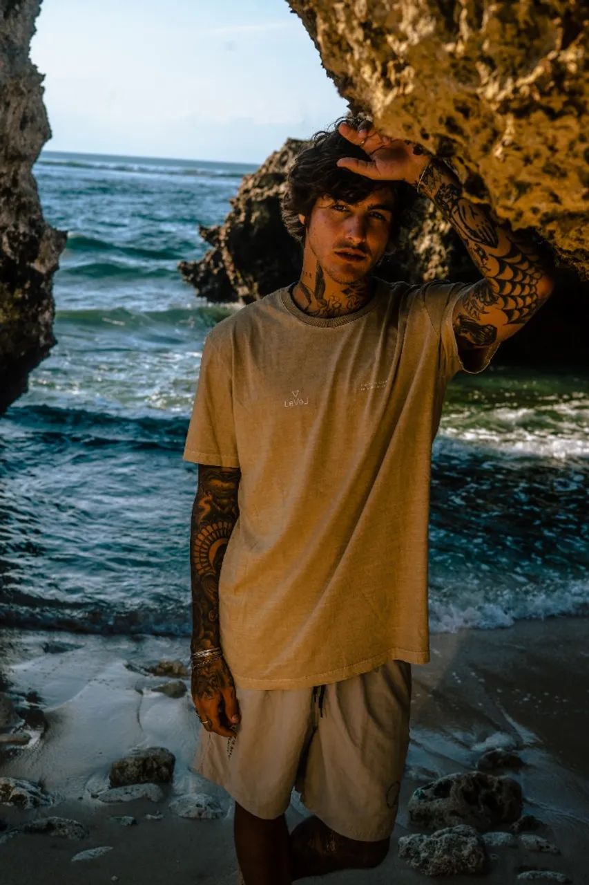 Roupas Masculinas (Camisetas, Moletons) - Foto 3