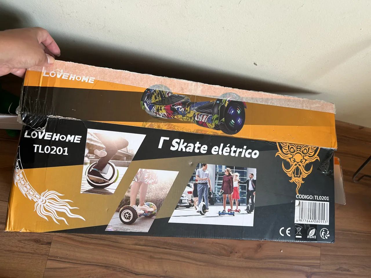Hoverboard. - Skate elétrico. 