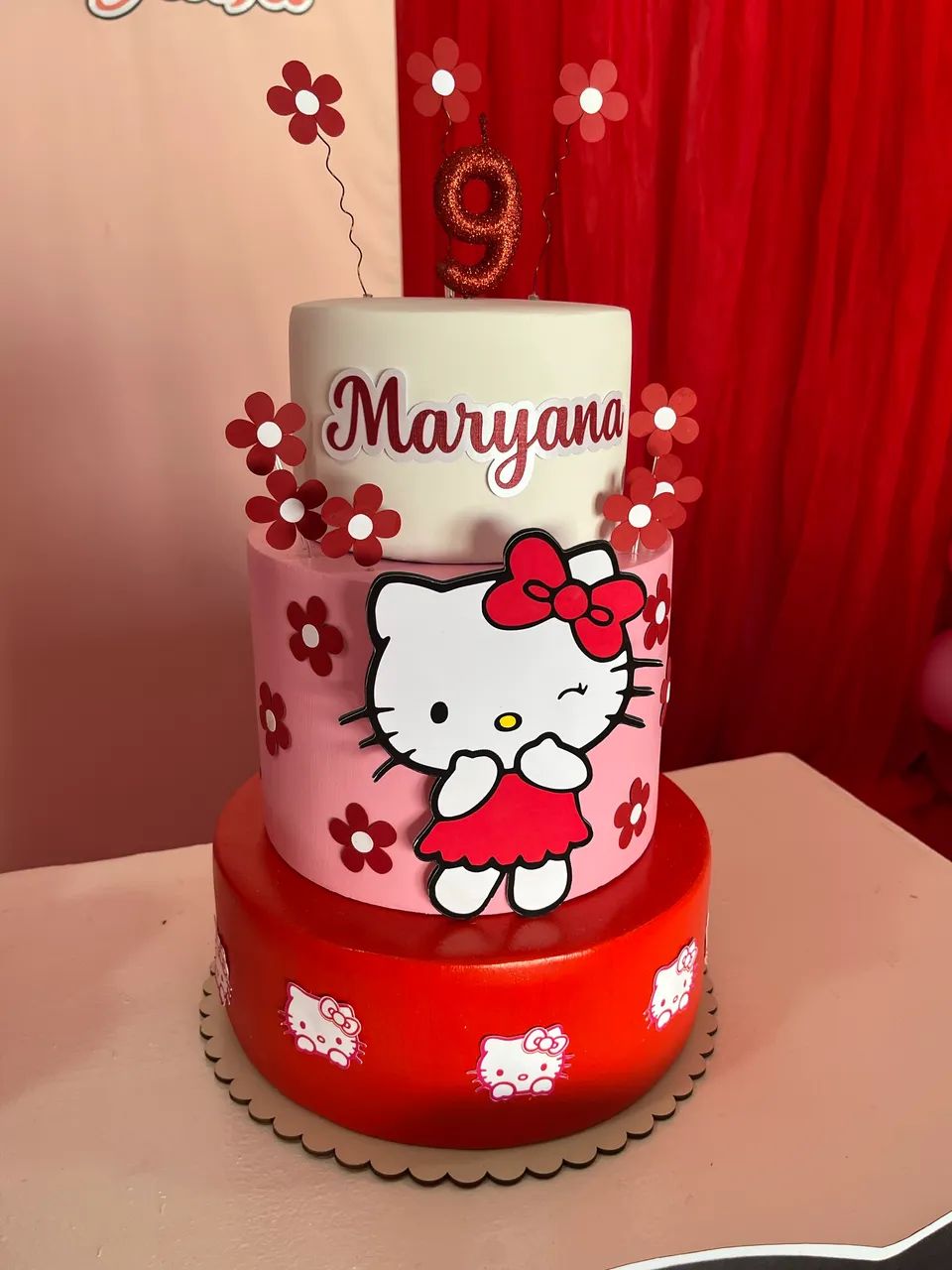 Bolo fake + display da Hello Kitty  - Foto 2