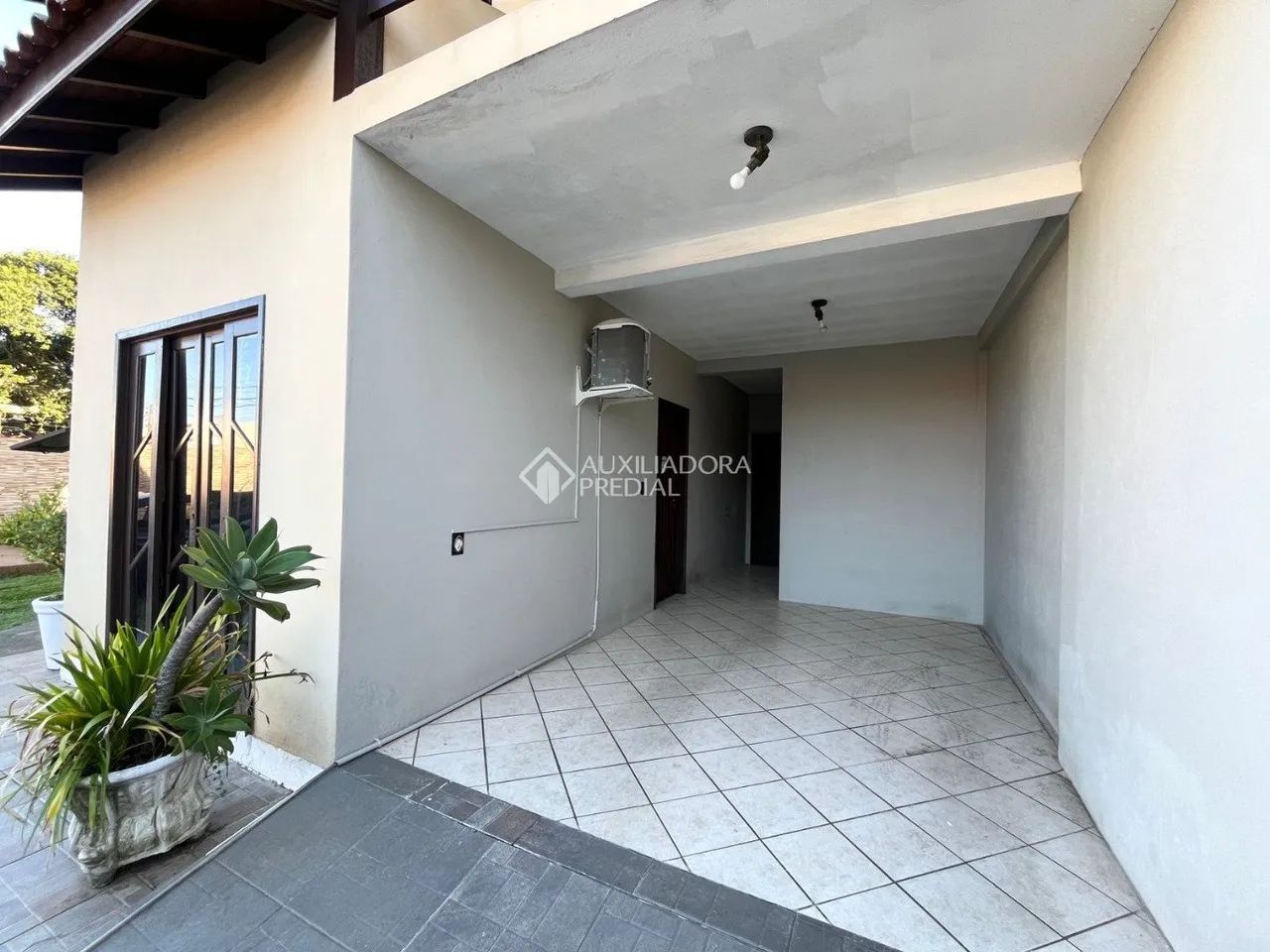 Casa com piscina a poucos passos da Praia do Campeche - Foto 3