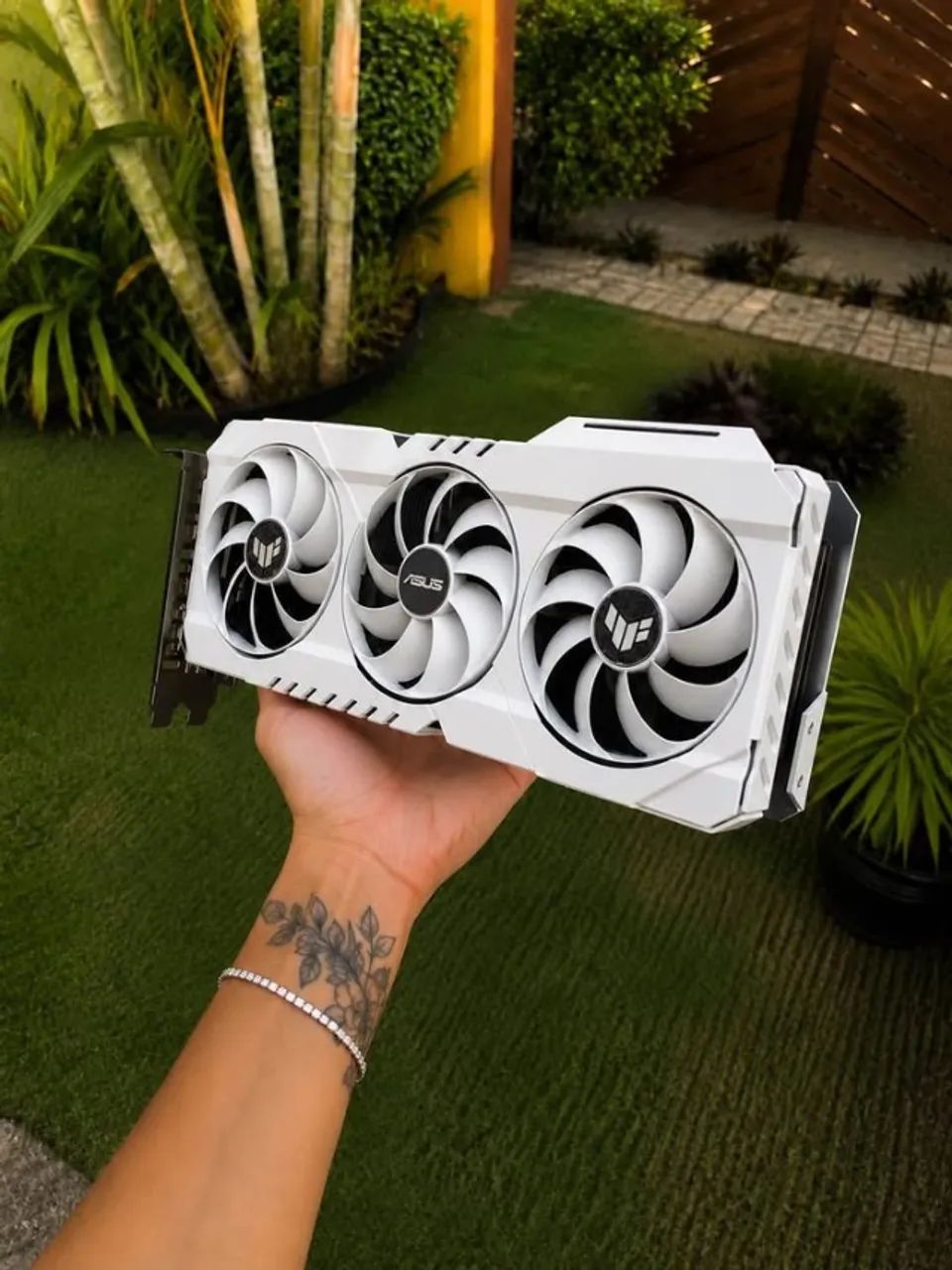 RTX 3080 ASUS TUF BRANCA