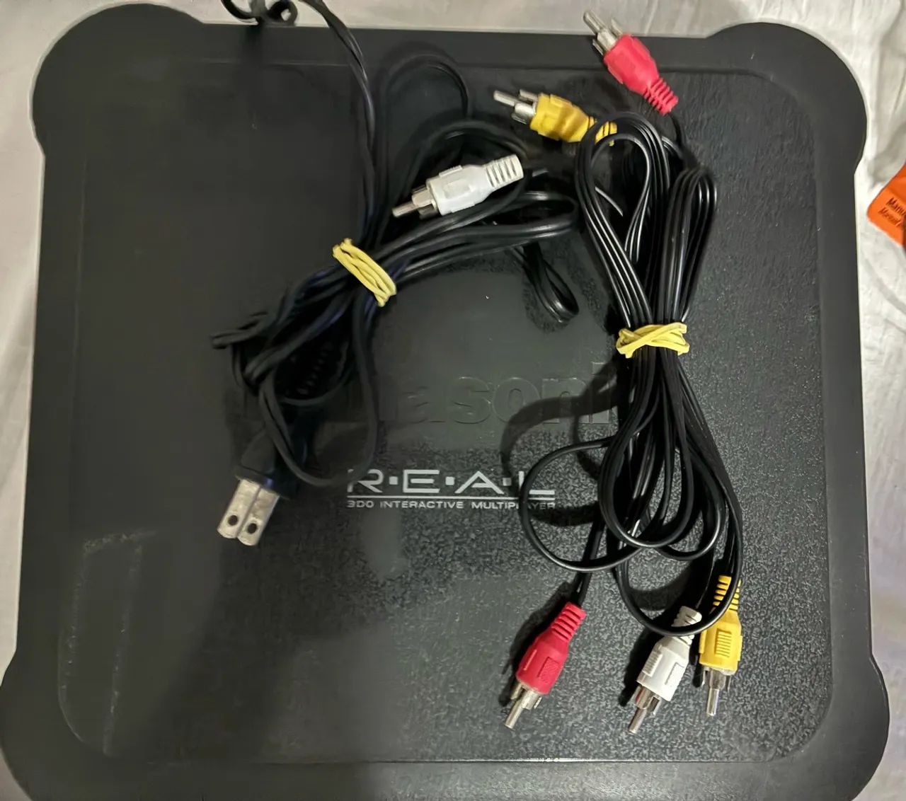 Panasonic 3DO REAL FZ-1 - Console com cabos sem controle