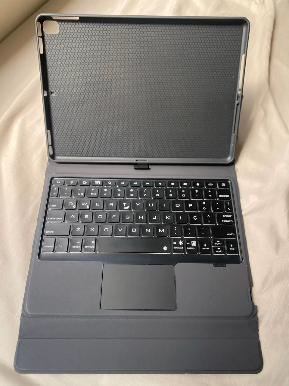 Capa Teclado Bluetooth com Touchpad - iPad e Tablet - Foto 3