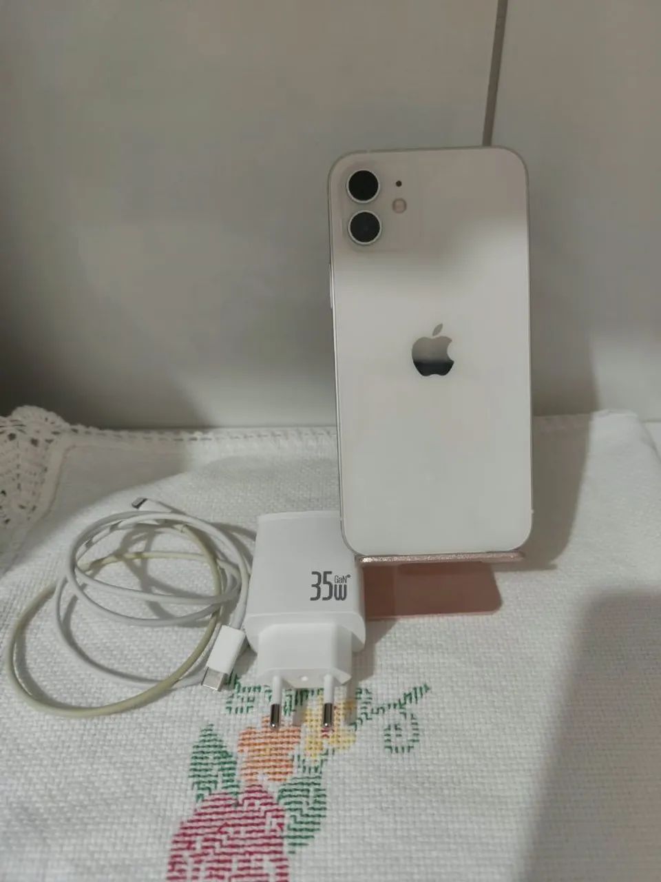 iPhone 12,  256. Bat 80% 