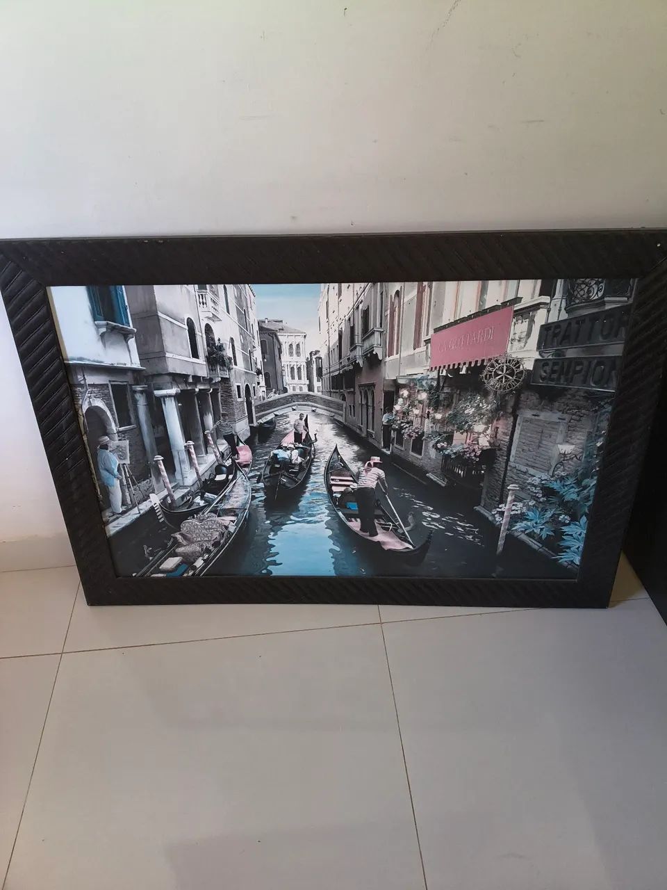 Vendo Conjunto de mesa e cadeira de Brinde um quadro. - Foto 4