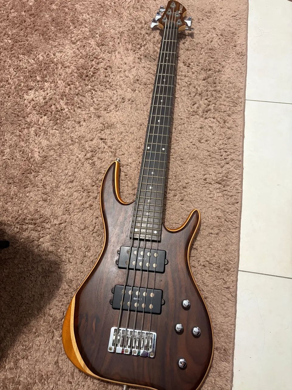 Baixo Eagle EGB5100