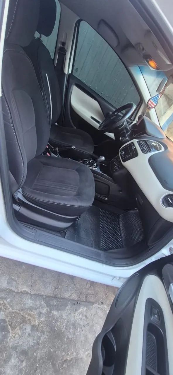 Fiat Linea Essence 1.8 Flex 16V 4P 2015 - Foto 3