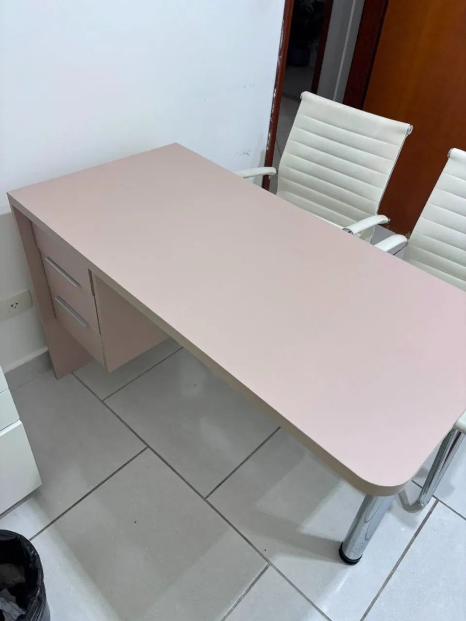 Mesa para Consultório/Escritório MDF 1,20m com Gaveteiro - Excelente Estado