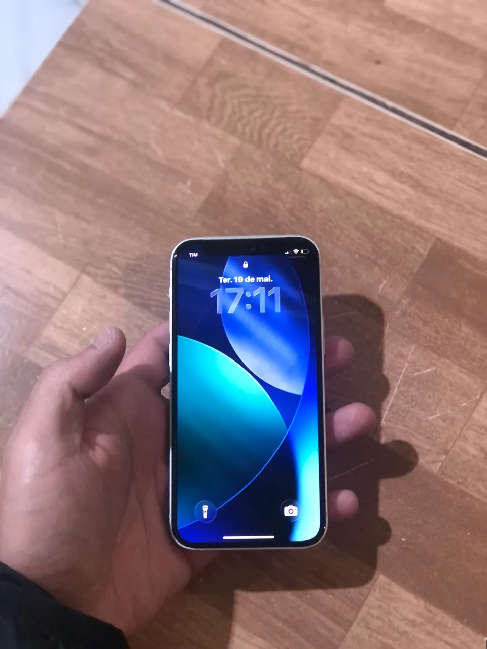 iPhone 16 128gb bateria 94% todo original - Celulares e