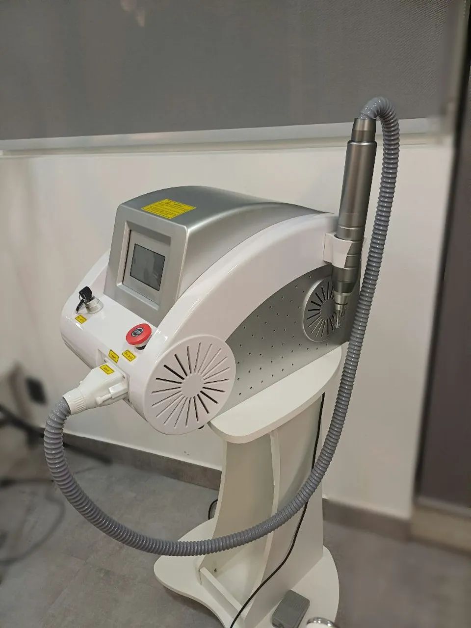 Laser Yang  - Foto 3