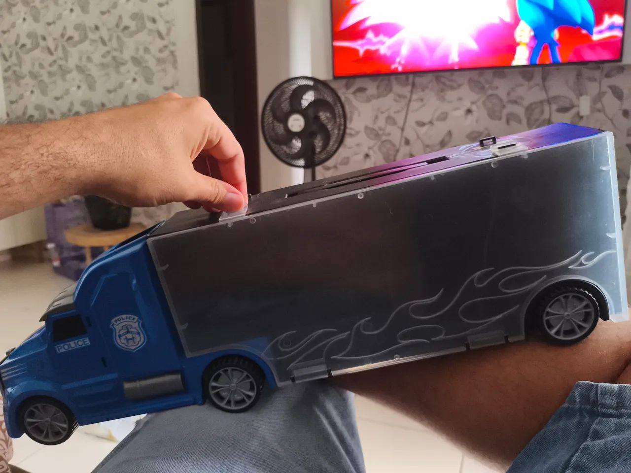 Caminhão policial de brinquedo  - Foto 3