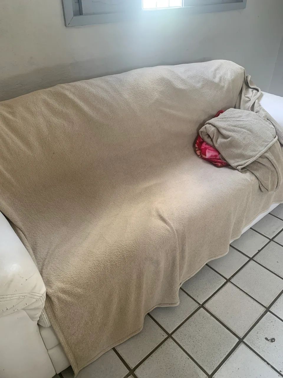 Sofá vintage branco  - Foto 2