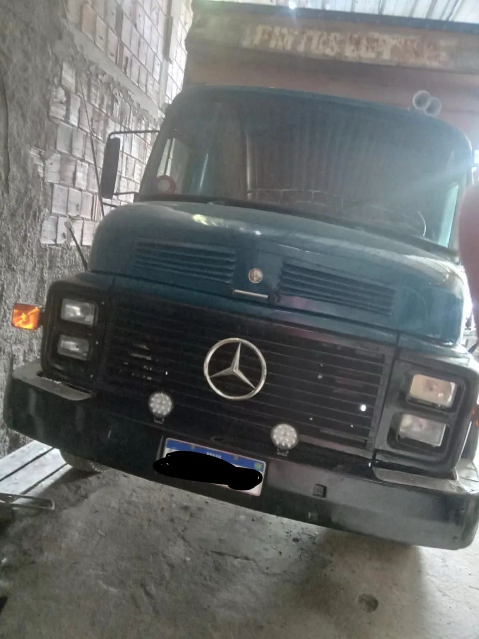 Caminhão Mercedes