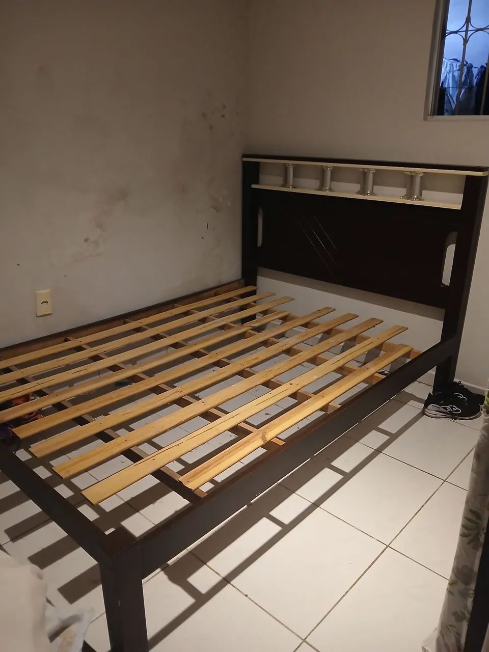 Cama de madeira bem conservada. - Foto 4