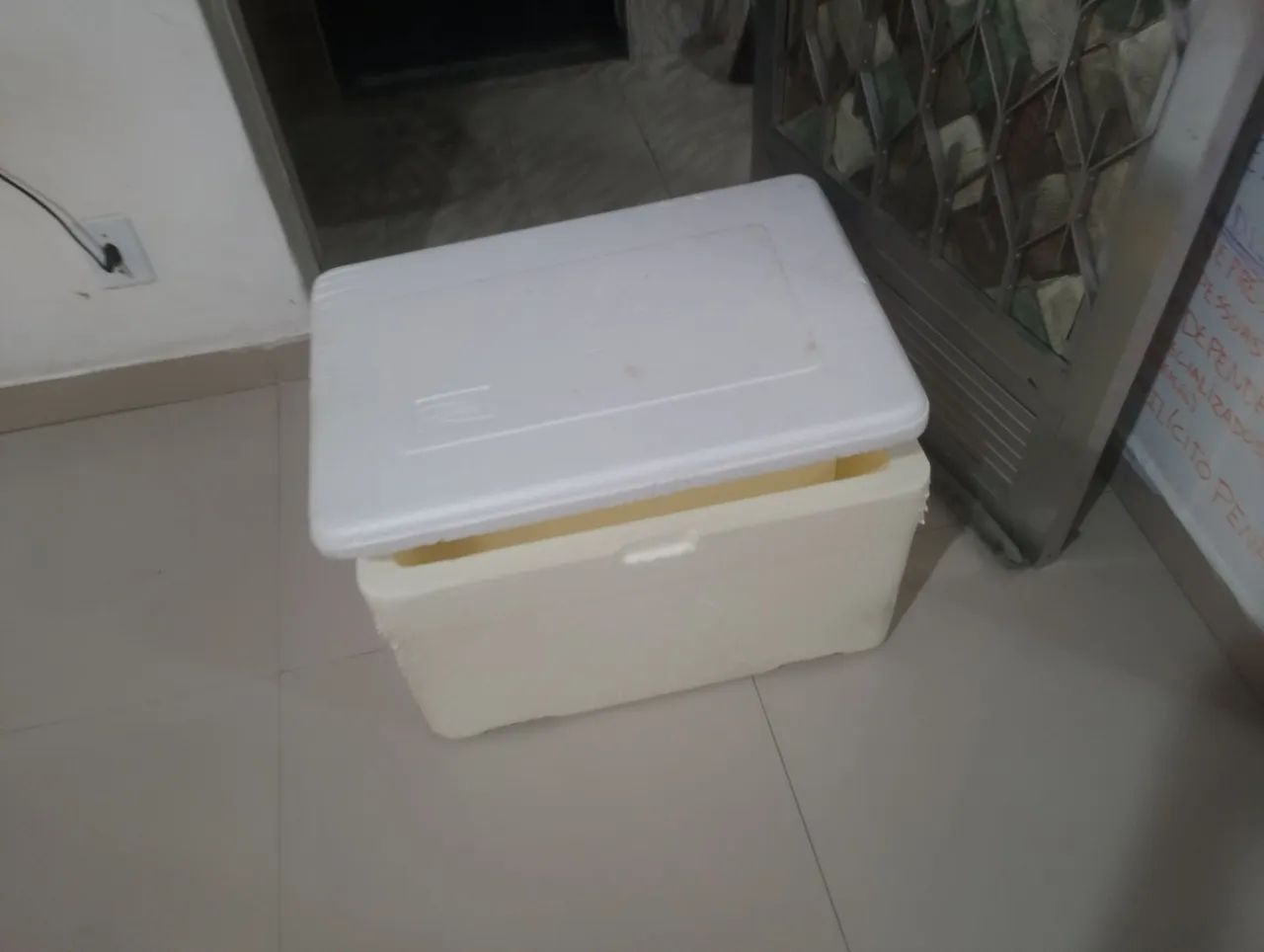 Vendo isopor de 50 e 30 litros 