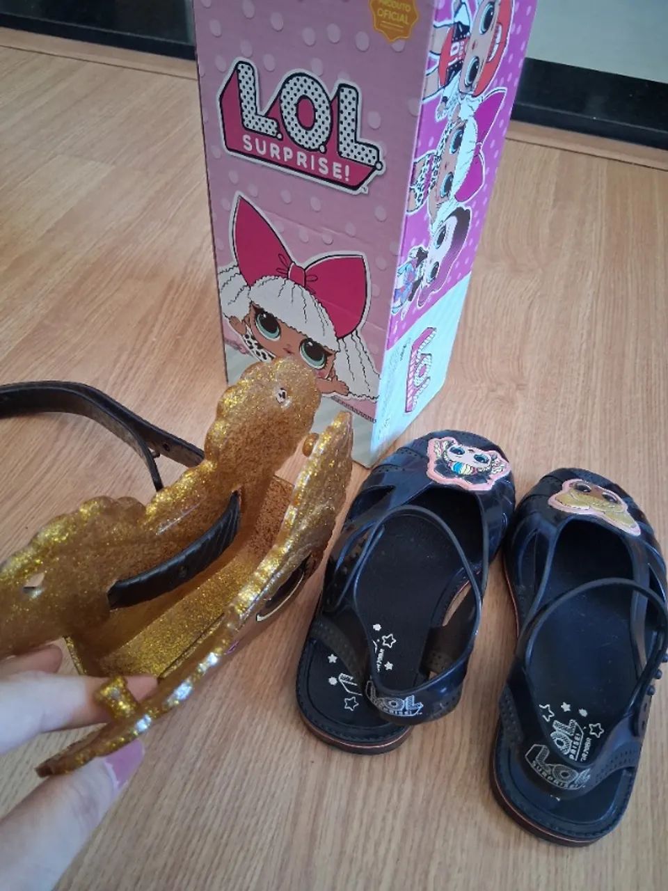 Sandália + bolsinha pochete LoL - Foto 4