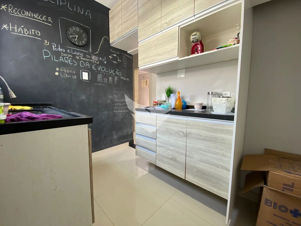 Apartamento parcialmente mobiliado - Foto 4