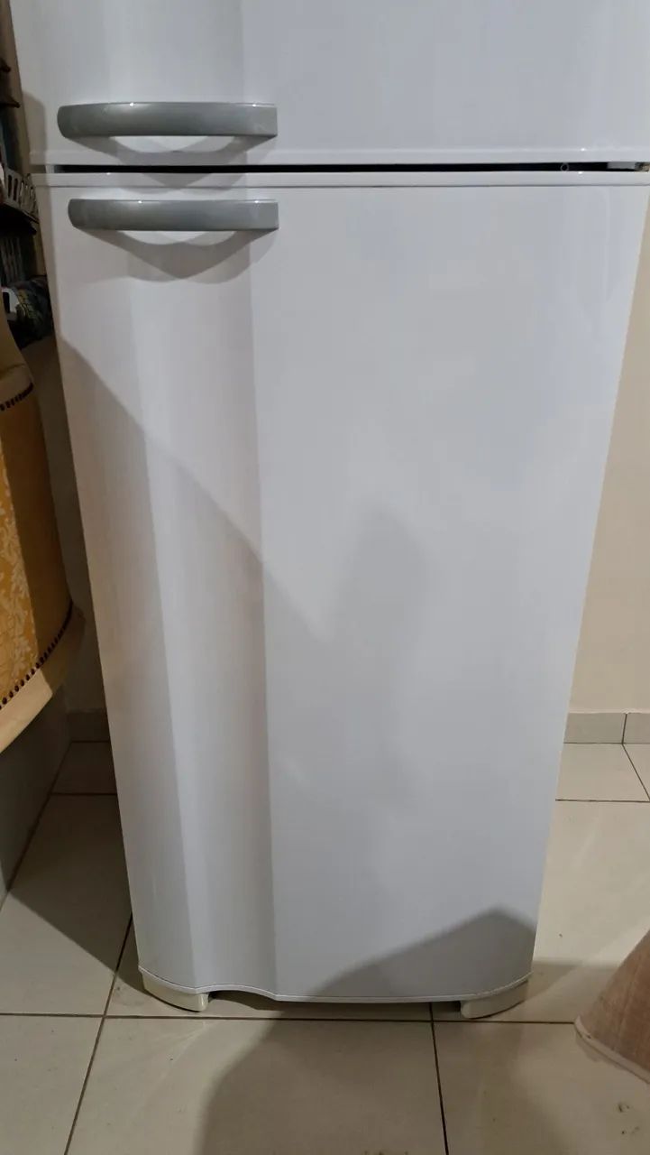 Geladeira Branca Electrolux  - Foto 4