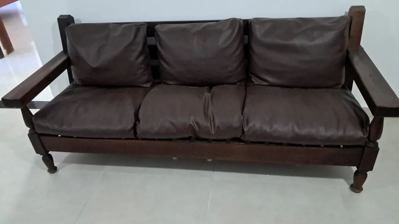 Sofá de Madeira Maciça - Conjunto 3 e 1 Lugares | Excelente Estado | Oportunidade!