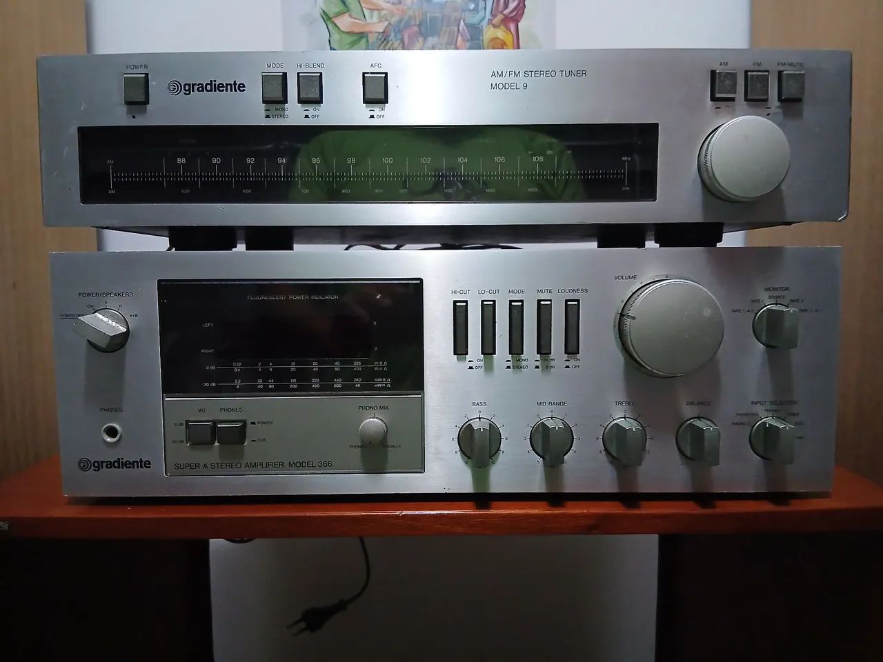 Gradiente Model 366 + Tuner Model 09