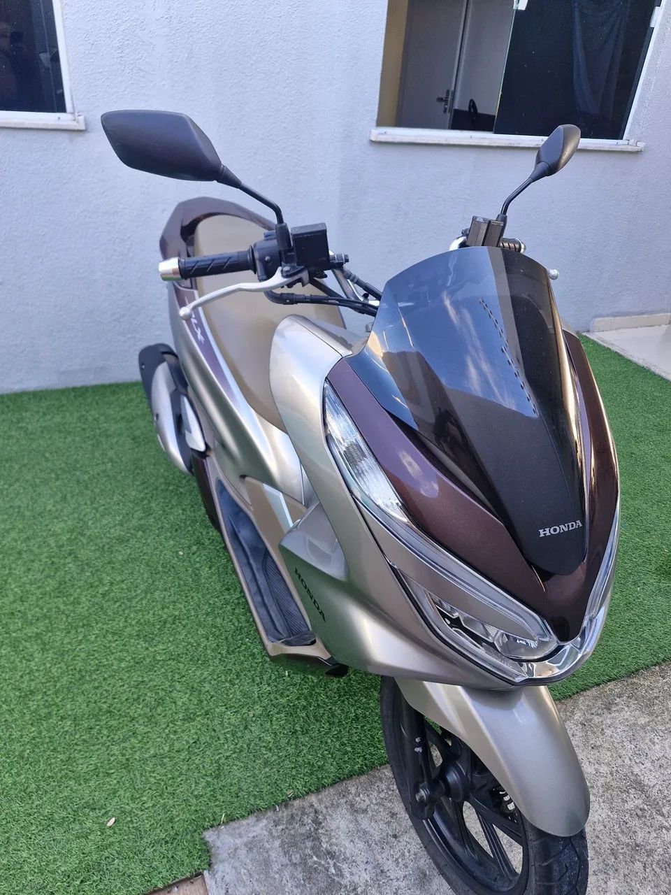 PCX DLX 2022 - Foto 4