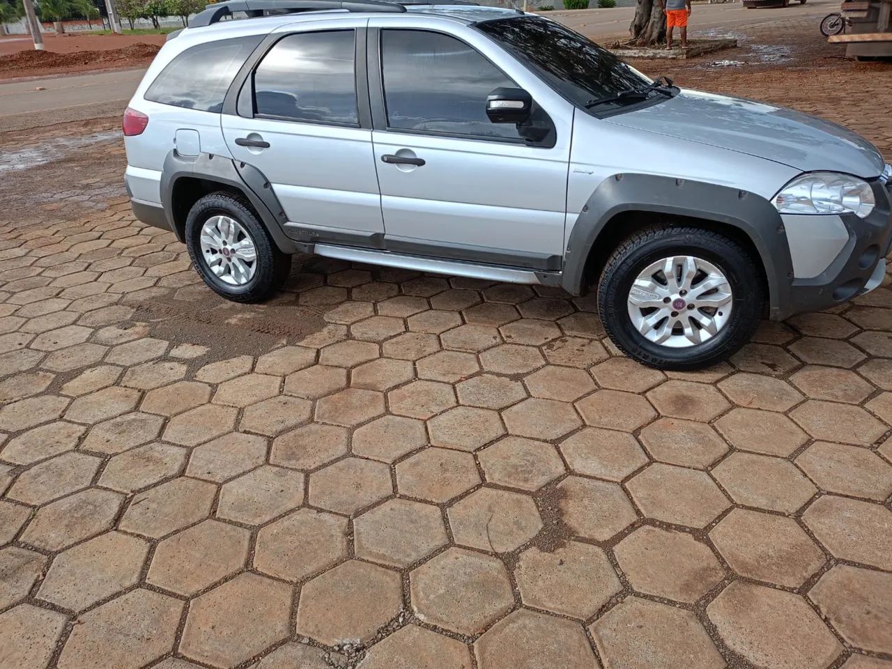 Fiat Palio Week.adv.lock.dualogic 1.8 Flex 2013